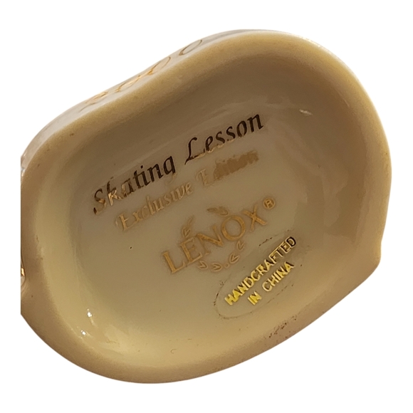 Lenox 2000 Christmas Ornament SKATING LESSON Exclusive Edition Excellent Cond - Picture 4 of 4